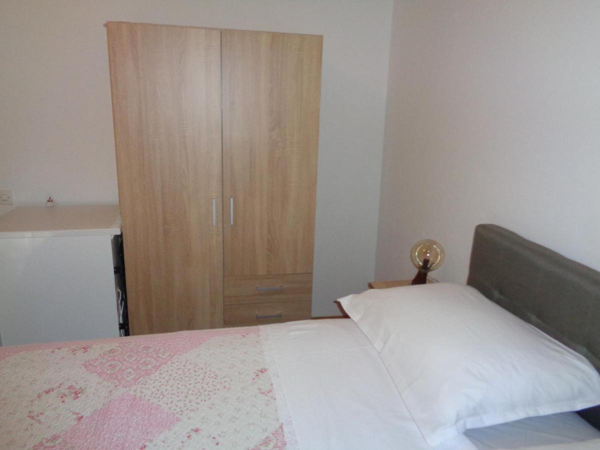 Pansion Danijela Hotell Rogoznica  Exteriör bild