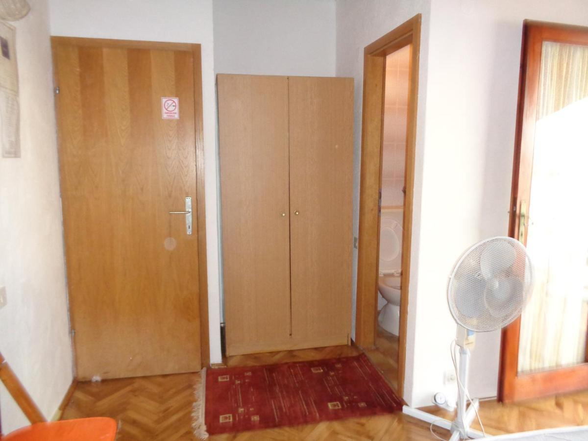 Pansion Danijela Hotell Rogoznica  Exteriör bild